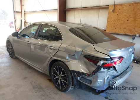 2022 Toyota Camry Se z USA, uszkodzony, nr VIN 4T1G11AK2NU639171